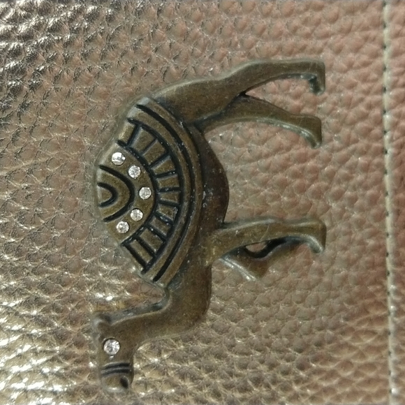 Twig and Arrow Gold Clutch or Crossbody - Picture 5 of 7